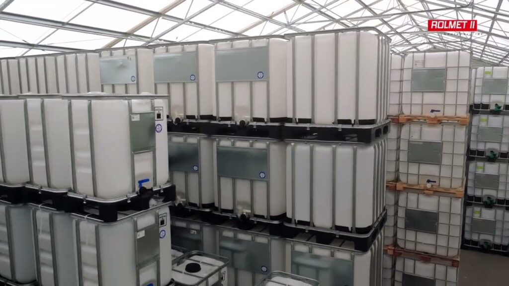 Hala magazynowa Rolmet II z kontenerami IBC